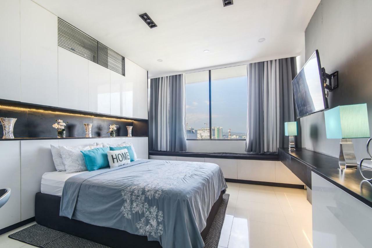 Free Netflix Condo Near It Park With 32-Inch Samsung Hdtv Cebu ภายนอก รูปภาพ